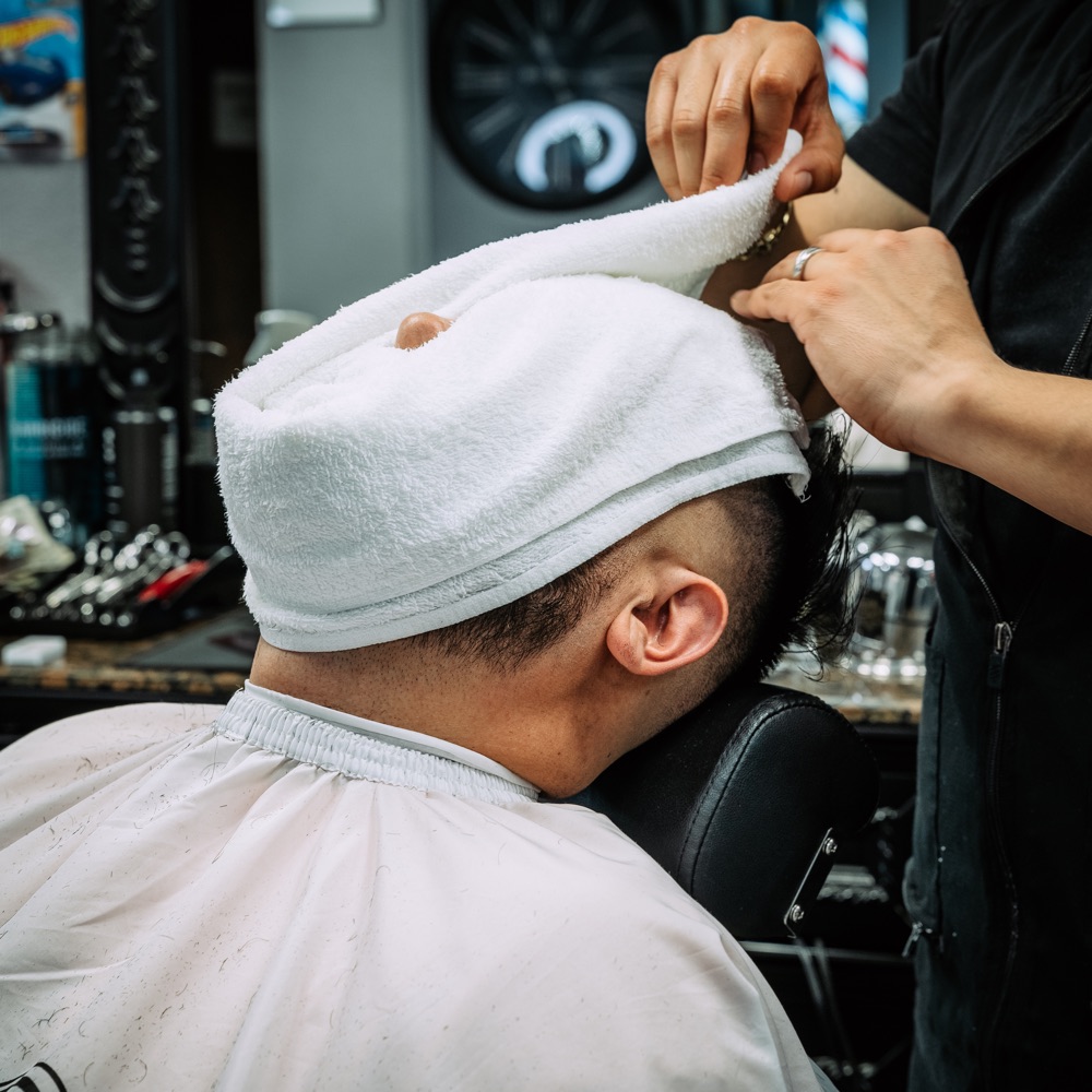 Hot towel shave service
